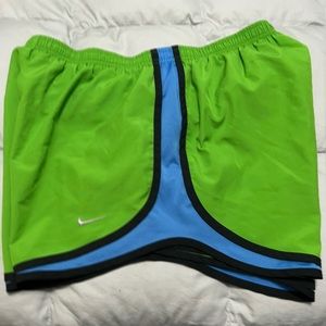 Ladies Nike shorts extra large